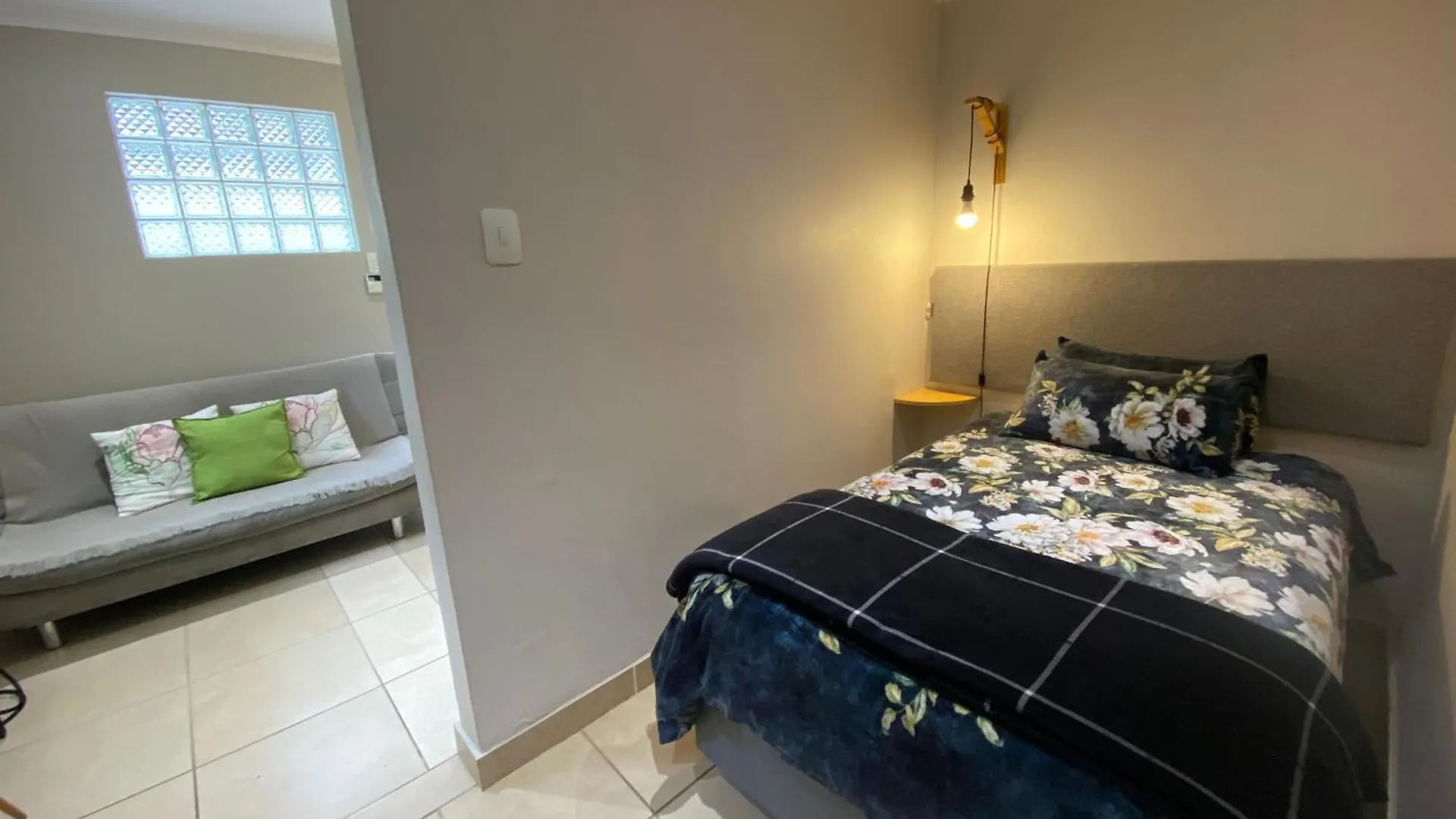 Tiny Home In Upper Walmer Single Port Elizabeth